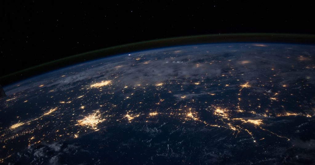 Large-business cloud migration — Azure, AWS and hybrid