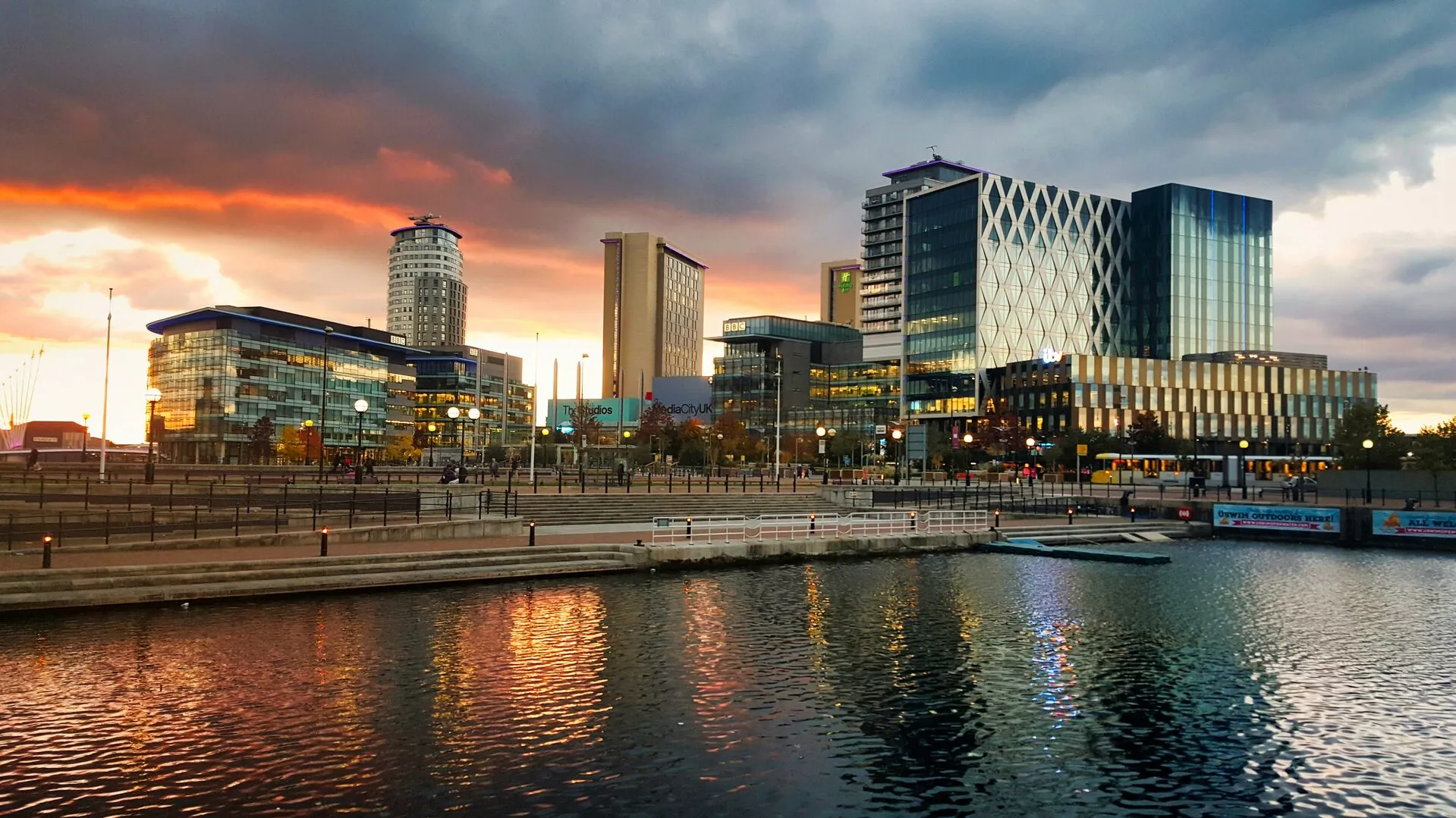 Manchester city skyline - 0161 area code